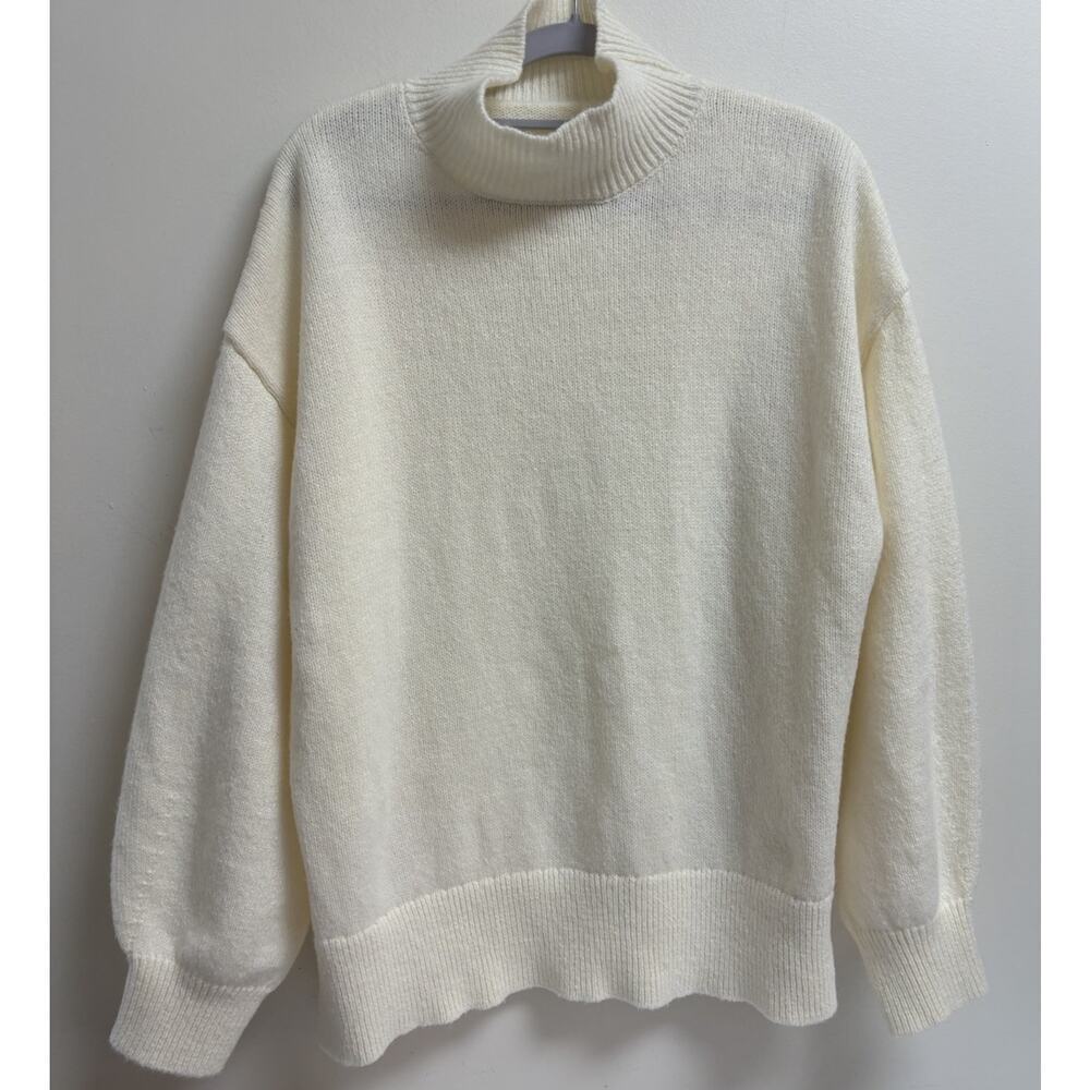 Dazy Women's Turtleneck Sweater‎ Size M Cream White Pullover Drop Shoulder NWT